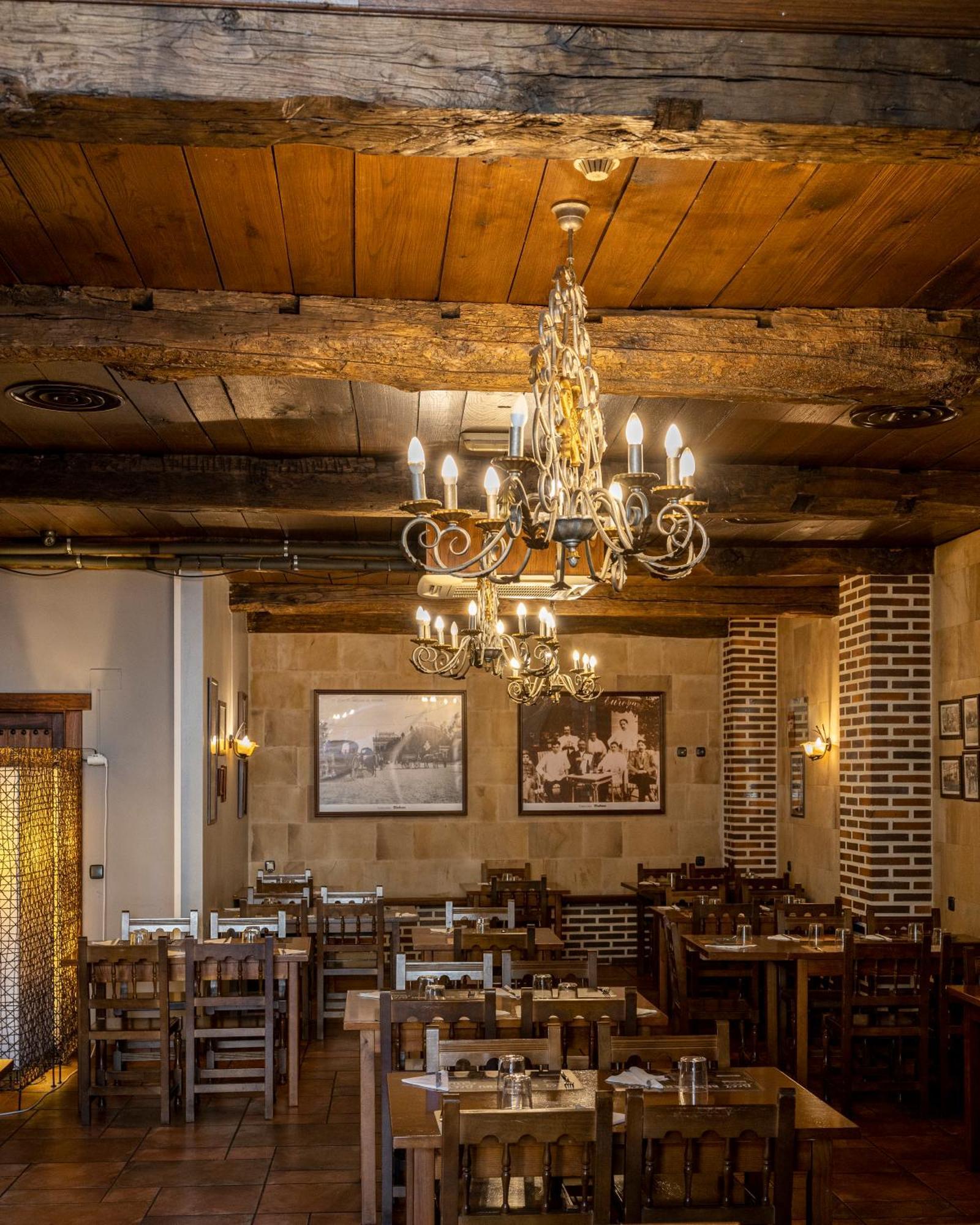 פונפרדה Hotel Aroi Bierzo Plaza מראה חיצוני תמונה