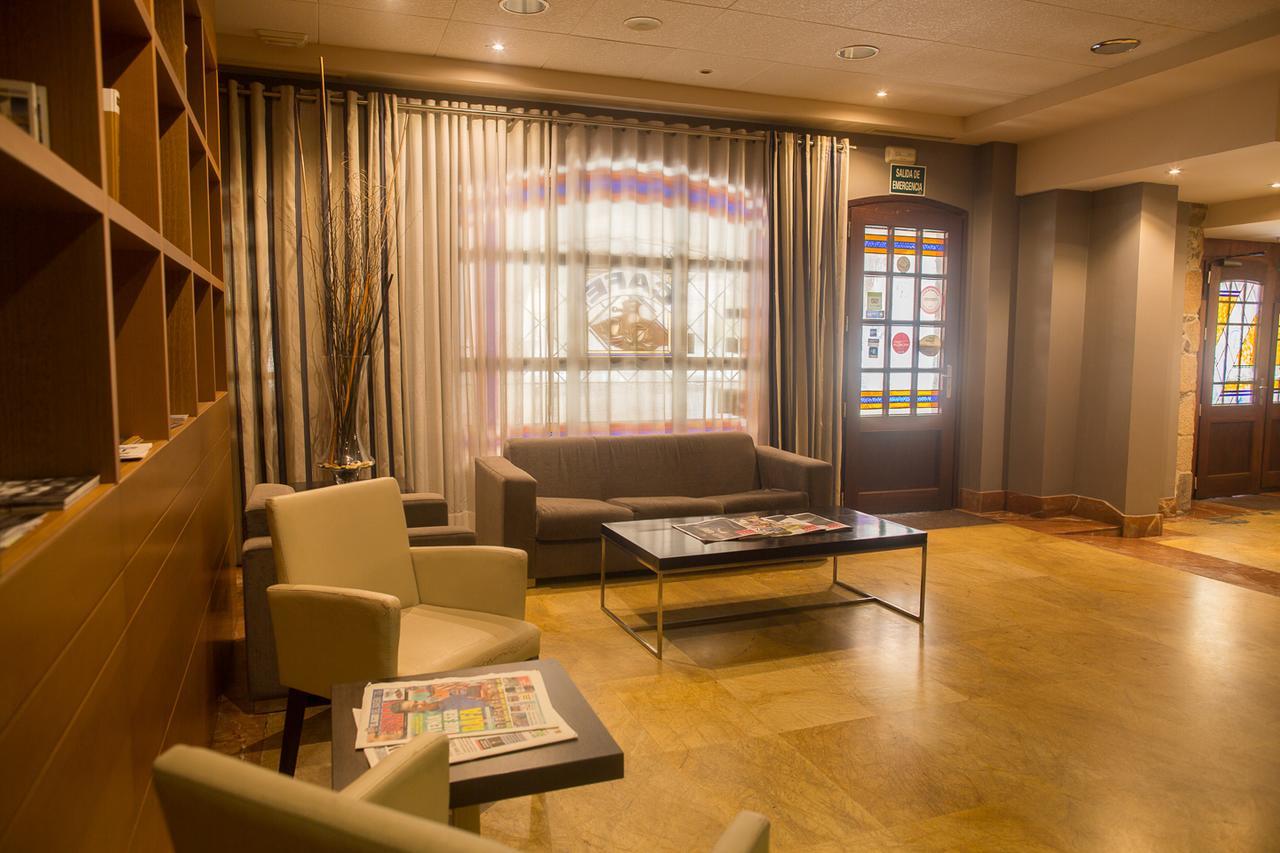 פונפרדה Hotel Aroi Bierzo Plaza מראה חיצוני תמונה